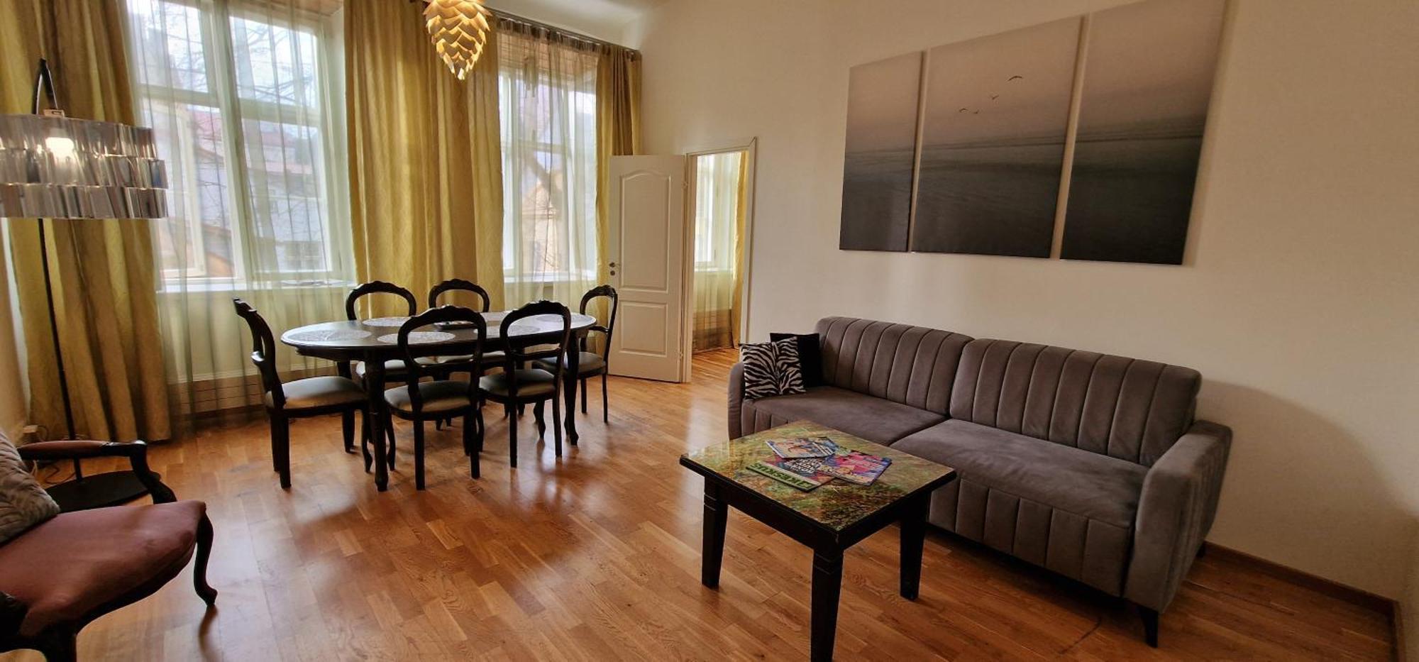 Old Town Luxury Apartment